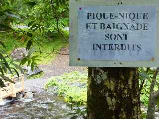 Le Grand Dfrich - Passerelle provisoire sur la rivire Langevin