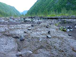 Dalles volcaniques dans la Rivire des Remparts