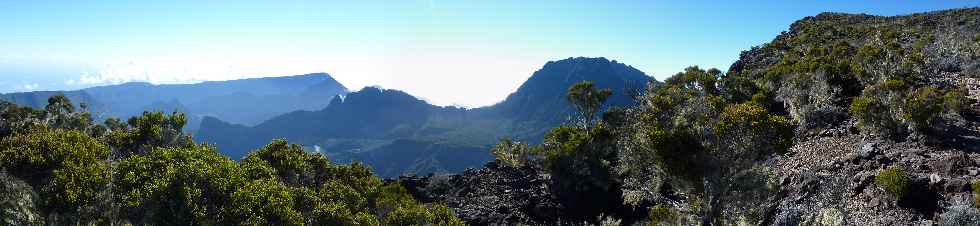 Sentier du Gte des Tamarins au Grand Bnare -  Mafate - Roche Ecrite