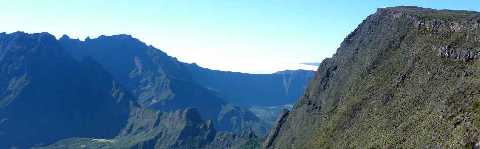 Sentier du Gte des Tamarins au Grand Bnare -  Massif des Salazes et Grand Bnare