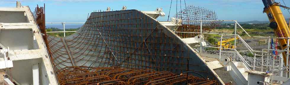 Chantier de la construction du pont sur la rivire Saint-Etienne - Aot 2011 - P8