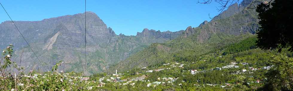 Sentier Cilaos-Bras Sec - Vue depuis l'aire de pique-nique -