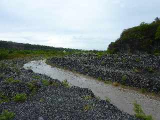 29 fvrier 2012 - Bras de Cilaos en crue - Radier du Ouaki