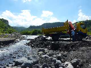 4 avril 2012 - Travaux de rtablissement du passage au Ouaki