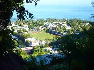 St-Leu - Sentier de Grand Etang - Vue sur le stade