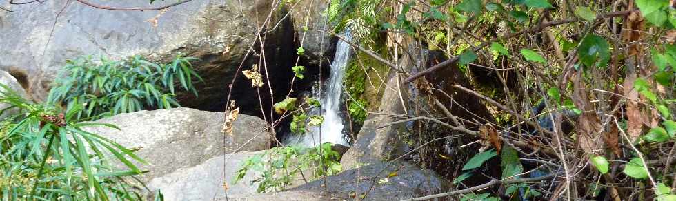 St-Paul - Tour des Roches - Ravine Divon - Cascade