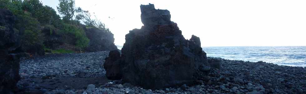St-Joseph - Plage de galets - Vers le Cap Chevron