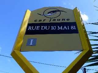 St-Philippe - Arrt Car Jaune - Rue du 10 mai 1981