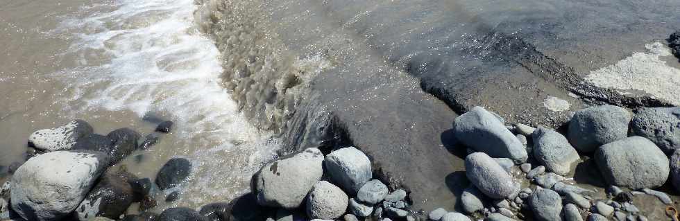 13 janvier 2013 - Bras de Cilaos en crue - Cyclone Dumile - Radier du Ouaki -