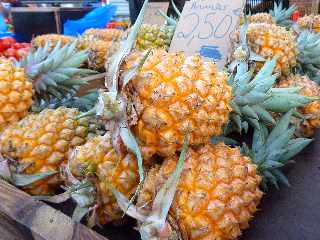 March forain de St-Pierre - Janvier 2013 - Ananas