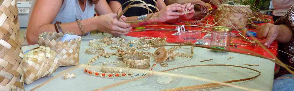 27 avril 2013 - Mdiathque - Confection bijoux vacoa avec l'association Pcheurs Golt
