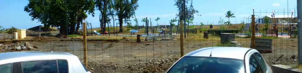 18 avril 2014 - St-Paul - Rosalie, ti train touristique - Tamarun - Travaux sur le front de mer