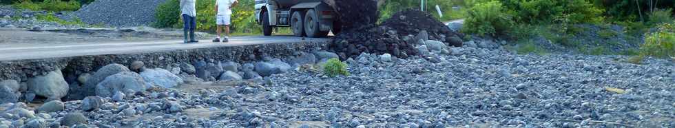 17 mars 2015 - Bras de Cilaos - Travaux au radier du Ouaki  aprs Haliba