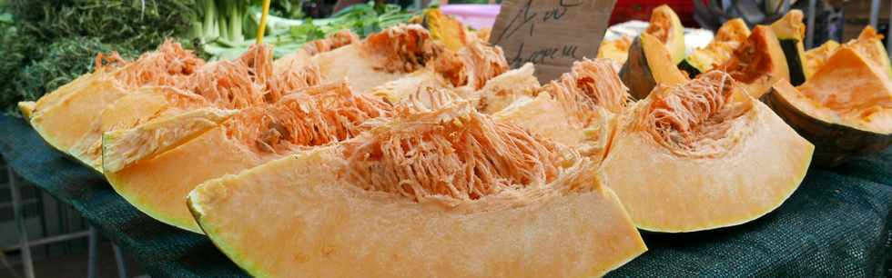14 janvier 2017 - St-Pierre - March forain - Citrouilles de  Mare  Martin