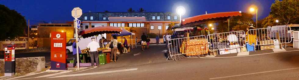 6 dcembre 2018 - St-Pierre - March exceptionnel et fleurs, fruits et lgumes