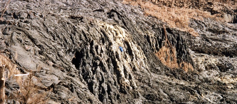 Cascade de lave coul�e 2004 � la mer