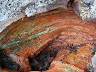 Tunnel de lave effondr