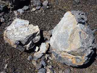 Bombe volcanique casse