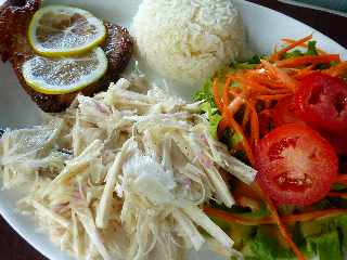 Restaurant Le Vieux Port - Le Tremblet - Salade de palmiste et thon grill