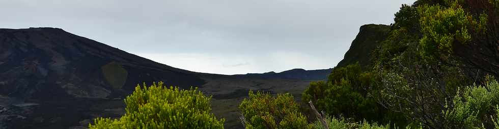 3 avril 2018 - Eruption du Piton de la Fournaise - Fissure au pied du Nez Coup de Ste-Rose - Piton de Partage