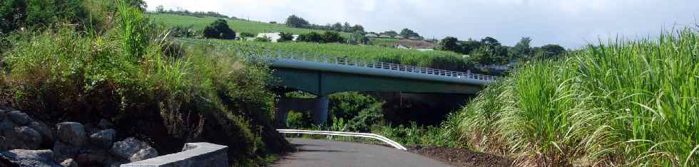 Pont sur la ravine de l'Anse - dviation de Grands Bois