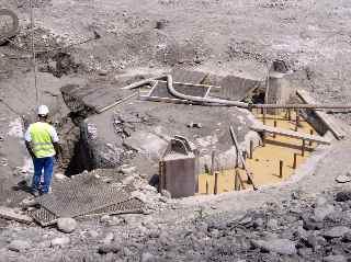 Chantier de la construction du pont sur la rivire St-Etienne