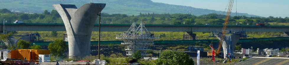 Chantier du nouveau pont sur la rivire St-Etienne - Piles