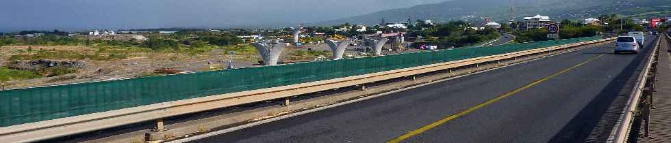 Chantier de construction du pont sur la Rivire Saint-Etienne - Piles