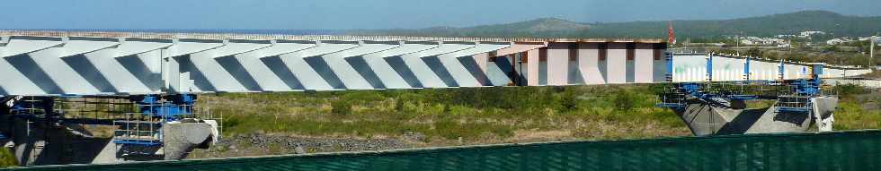 Chantier du nouveau pont sur la rivire St-Etienne - janvier 2012 - Avant-bec sur la P5