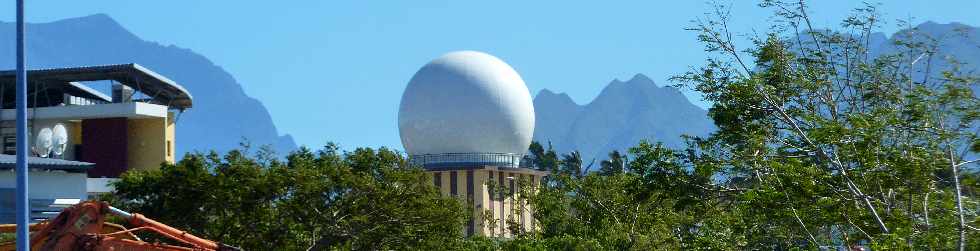 St-Pierre - Terre Sainte - Station de rception d'images par satellites -