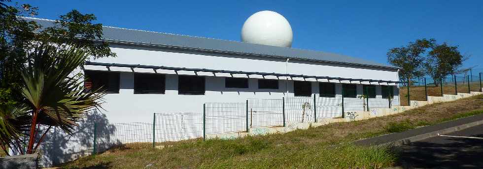 St-Pierre - Terre Sainte - Station de rception d'images par satellites