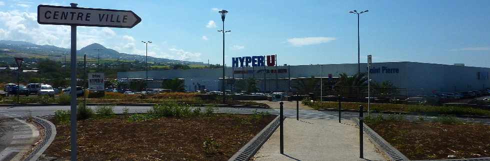 St-Pierre - Rond-point de la Balance - Hyper U