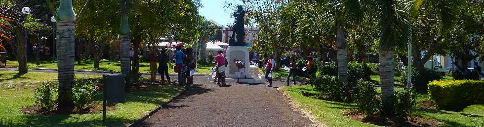 St-Pierre -  Monument aux morts