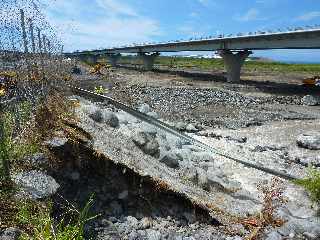 Rivire St-Etienne - Rfection du radier endommag  la suite du passage du cyclone Dumile - janvier 2013 -