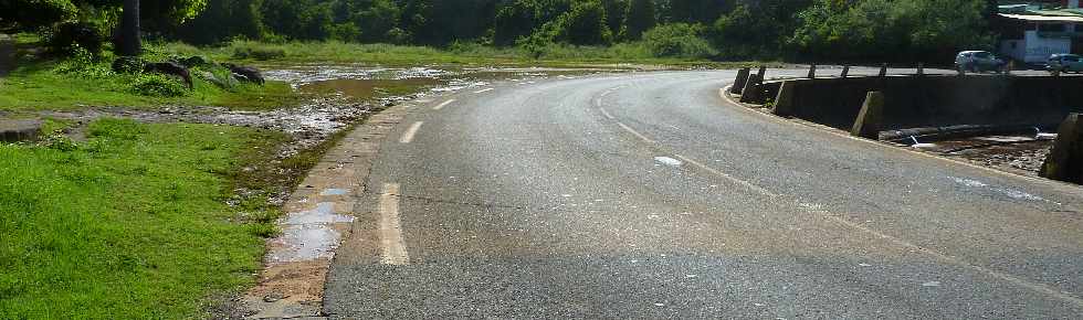 St-Pierre - 31 mars 2013 - Radier de la Rivire d'Abord aprs fortes pluies -
