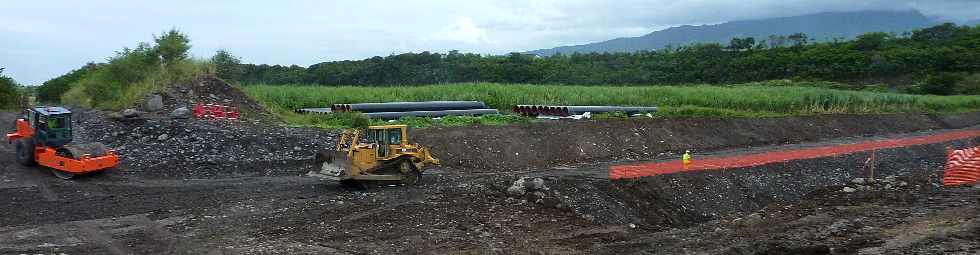 Travaux interconnexion Bras de la Plaine - Bras de Cilaos - St-Louis - Traverse de la rivire St-Etienne