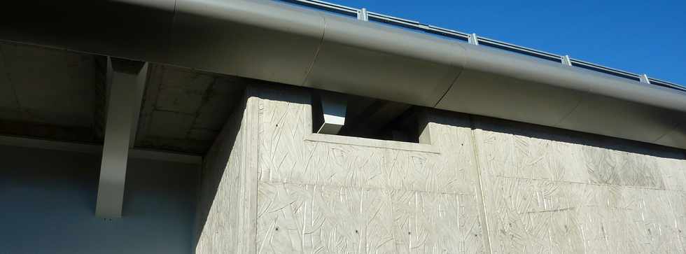 Pont sur la rivire St-Etienne - Mur garde-grve rive droite