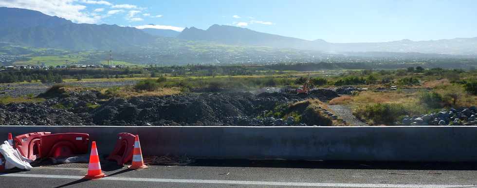 Accs rive gauche du pont sur la rivire St-Etienne - Travaux -juillet 2013
