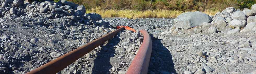 11 aot 2013 - Chantier d'interconnexion des primtres irrigus du Bras de Cilaos et du Bras de la Plaine - Rivire St-Etienne