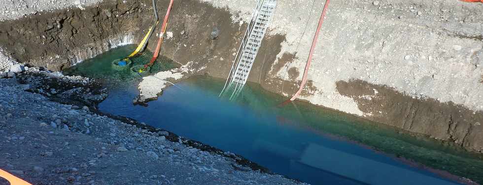 11 aot 2013 - Chantier d'interconnexion des primtres irrigus du Bras de Cilaos et du Bras de la Plaine - Rivire St-Etienne