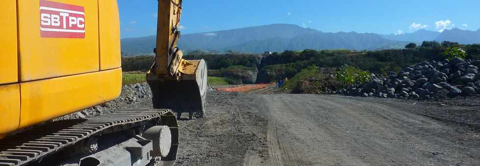 25 aot 2013 - Rivire St-Etienne - Travaux d'interconnexion des primtres irrigus du Bras de Cilaos et du Bras de la Plaine -