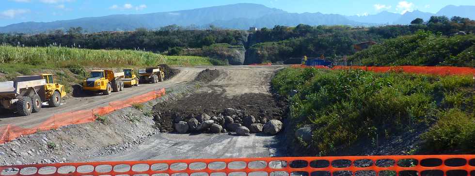 25 aot 2013 - Rivire St-Etienne - Travaux d'interconnexion des primtres irrigus du Bras de Cilaos et du Bras de la Plaine -