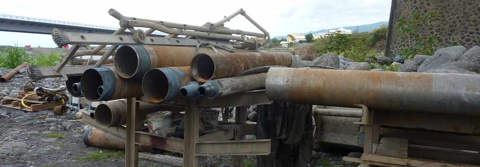 Nov 2013 - Rivire St-Etienne - Pont amont - Travaux de confortement de piles -  Micropieux -