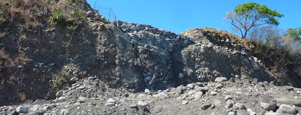 10 nov 2013 -  Chantier interconnexion - Passage de la rivire St-Etienne -