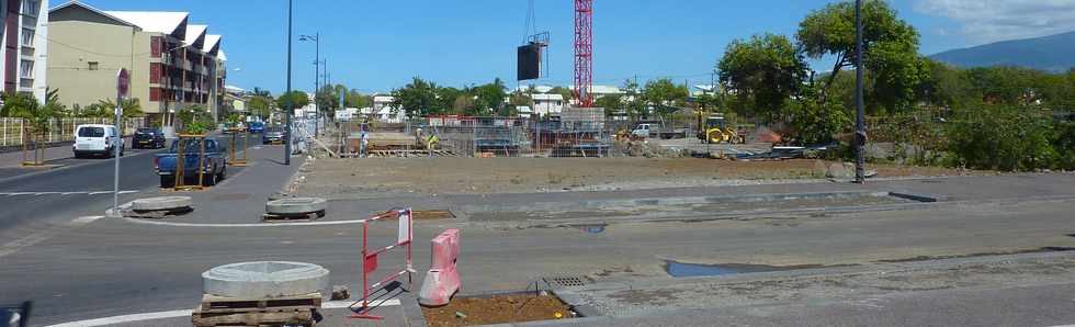 20 novembre 2013 - St-Pierre -Construction d'une nouvelle cole  Ravine Blanche