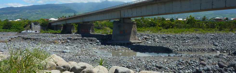 Rivire St-Etienne aprs Bjisa - Ancien pont