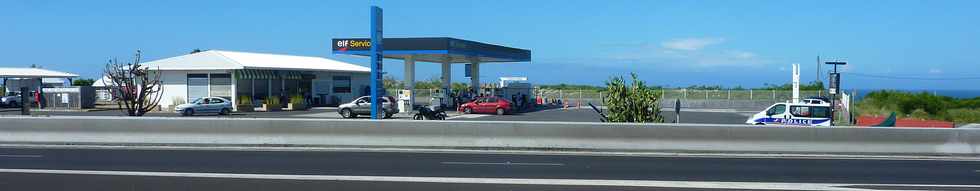 02/02/14 - St-Pierre - Station-service rquisitionne