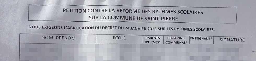 8 juin 2014 - St-Pierre -  Ptition contre la rforme des rythmes scolaires