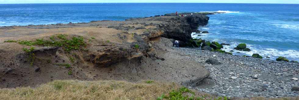 12 octobre 2014 - St-Pierre - Pointe du Diable, un site naturel remarquable - par Olivier Hoarau (Ple valorisation du patrimoine) - Erosion de la coule basaltique