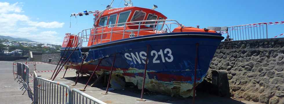 15 octobre 2014 - St-Pierre - Port - SNS 213 aprs chavirage